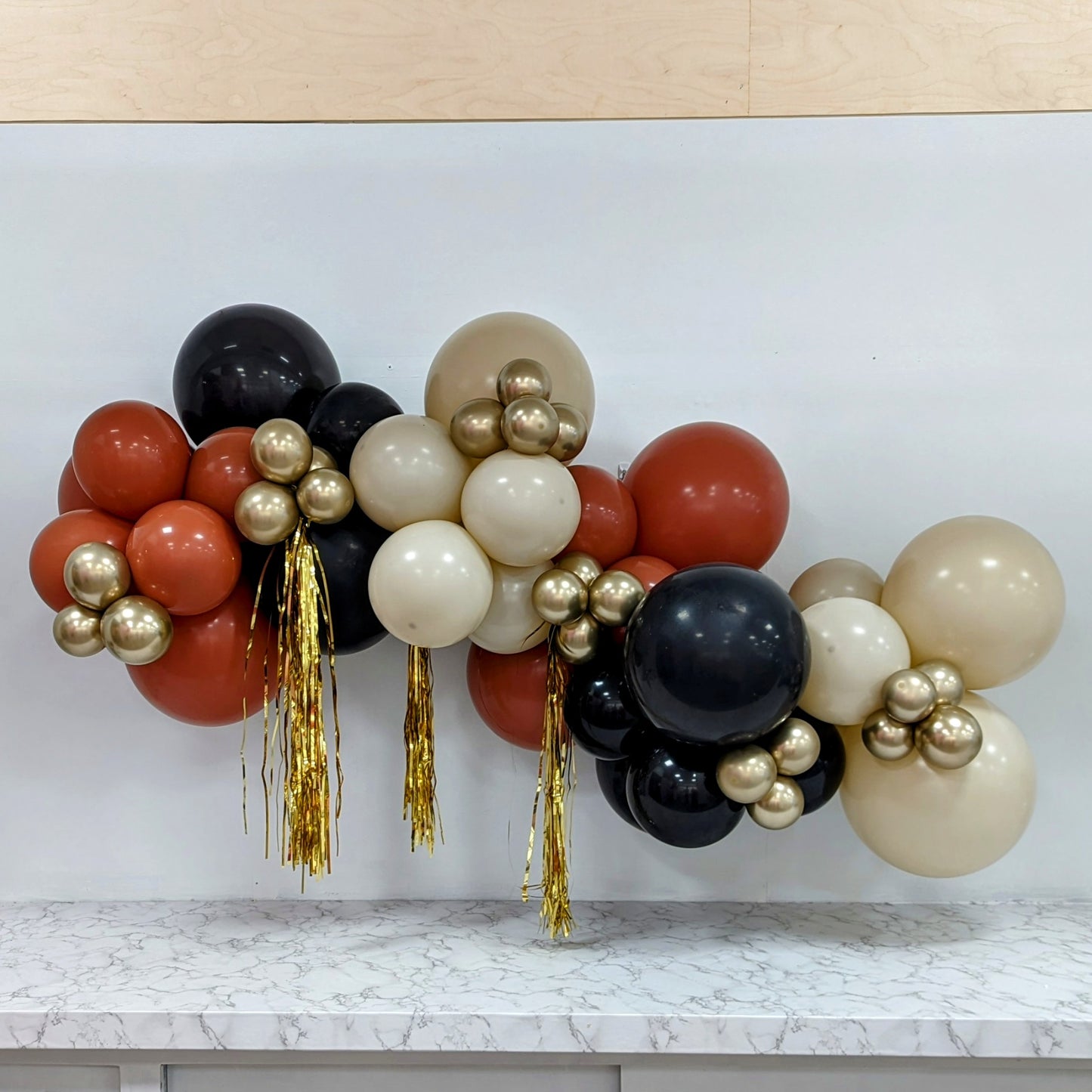 Halloween Balloon Garland - BOOjee Halloween
