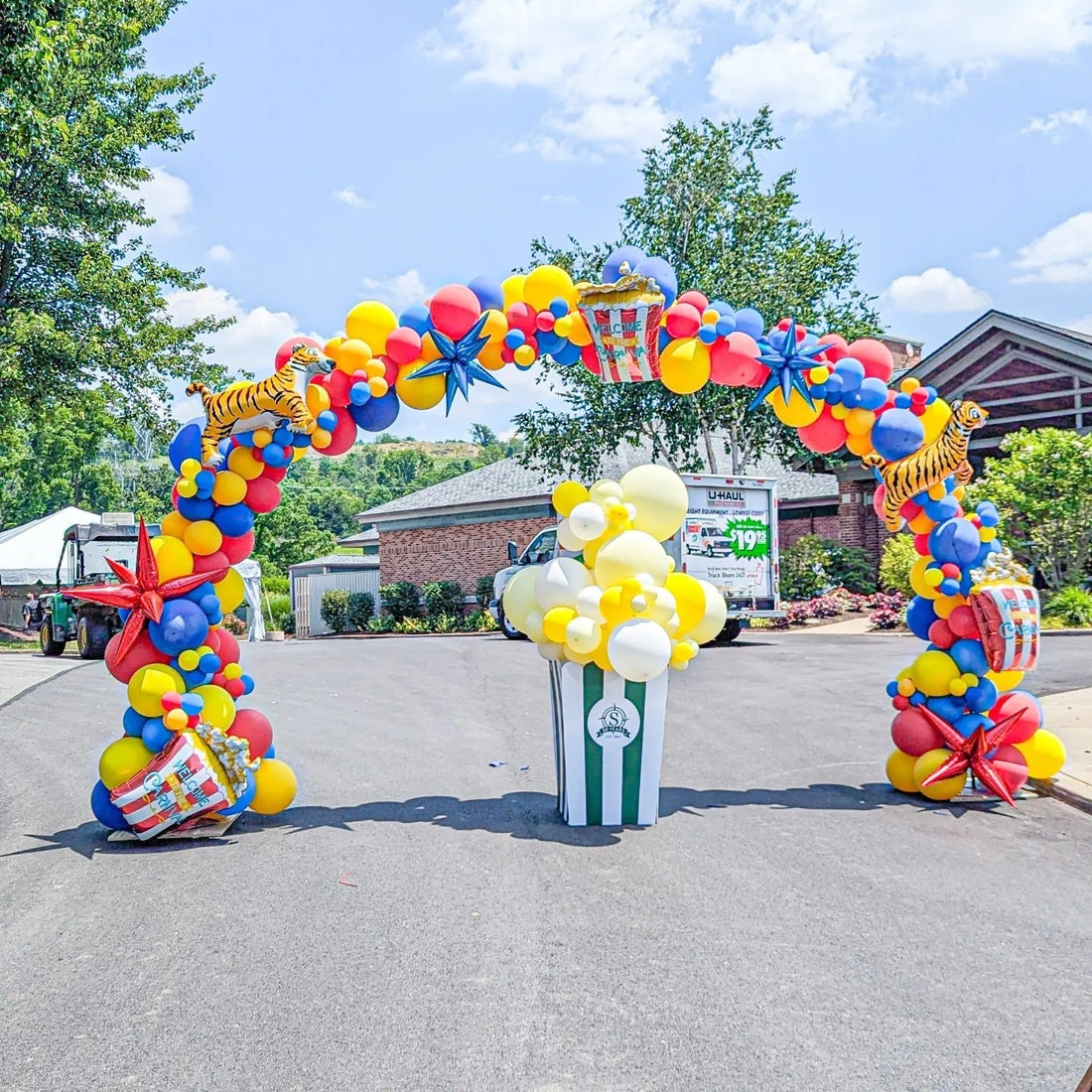 outdoor balloon arch at Pittsburgh carnival themed party