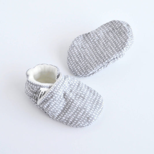 Stay-On Baby Shoes - Baby Mocs - Modern Grey Brush Stokes